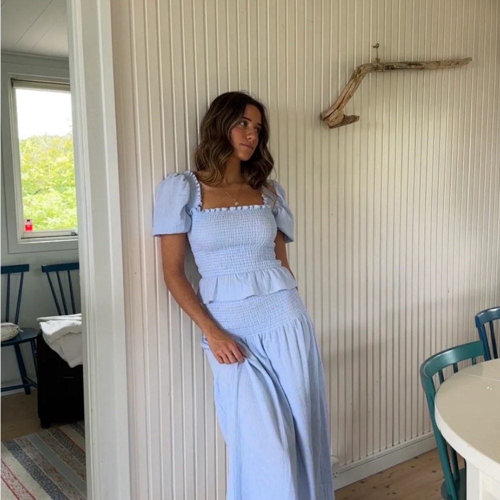 Powder blue matching set! Maxi skirt & puff sleeve top ✨🩵